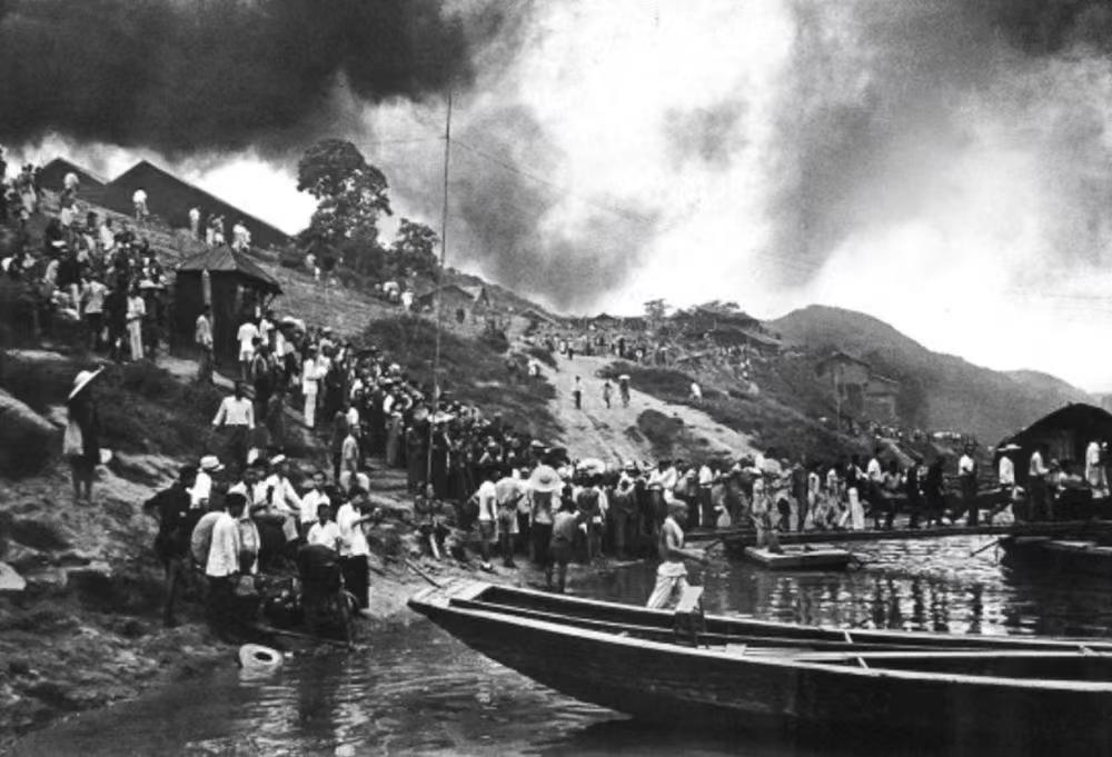 1937年抗日战争全面发作，麻经处在重庆筹建中央制药厂 (西南药业的前身)，出产的麻醉药品重要供给各战区、、、作战队列、、、医院等。8年抗战期间，麻经处为抗日战争中数百个师级以上单元提供了大量麻醉药品，通常药品直接销售给卫生署辅导的“战时药品经理委员会”。中央制药厂为篡夺抗日战争的全面成功作出载入史册的贡献。.jpg