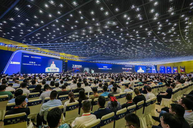 2023年9月10日至11日，，，星际娱乐官网党委书记、、董事长刘敬桢出席2023中国医疗器械产业峰会暨星际娱乐官网器械生态大会并作大会开幕致辞。：幽鲜∪嗣竦本指笔〕ち跎薪，，中国科学院院士、、海南大学堂长骆清铭，，，郑州市委副书记、、市长何雄出席。.jpg
