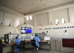 2020年2月，星际娱乐官网东风总医院使用高压氧舱技术医治新冠肺炎。