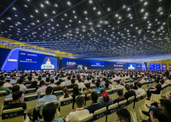 2023年9月10日至11日，星际娱乐官网党委书记、、董事长刘敬桢出席2023中国医疗器械产业峰会暨星际娱乐官网器械生态大会并作大会开幕致辞。。
